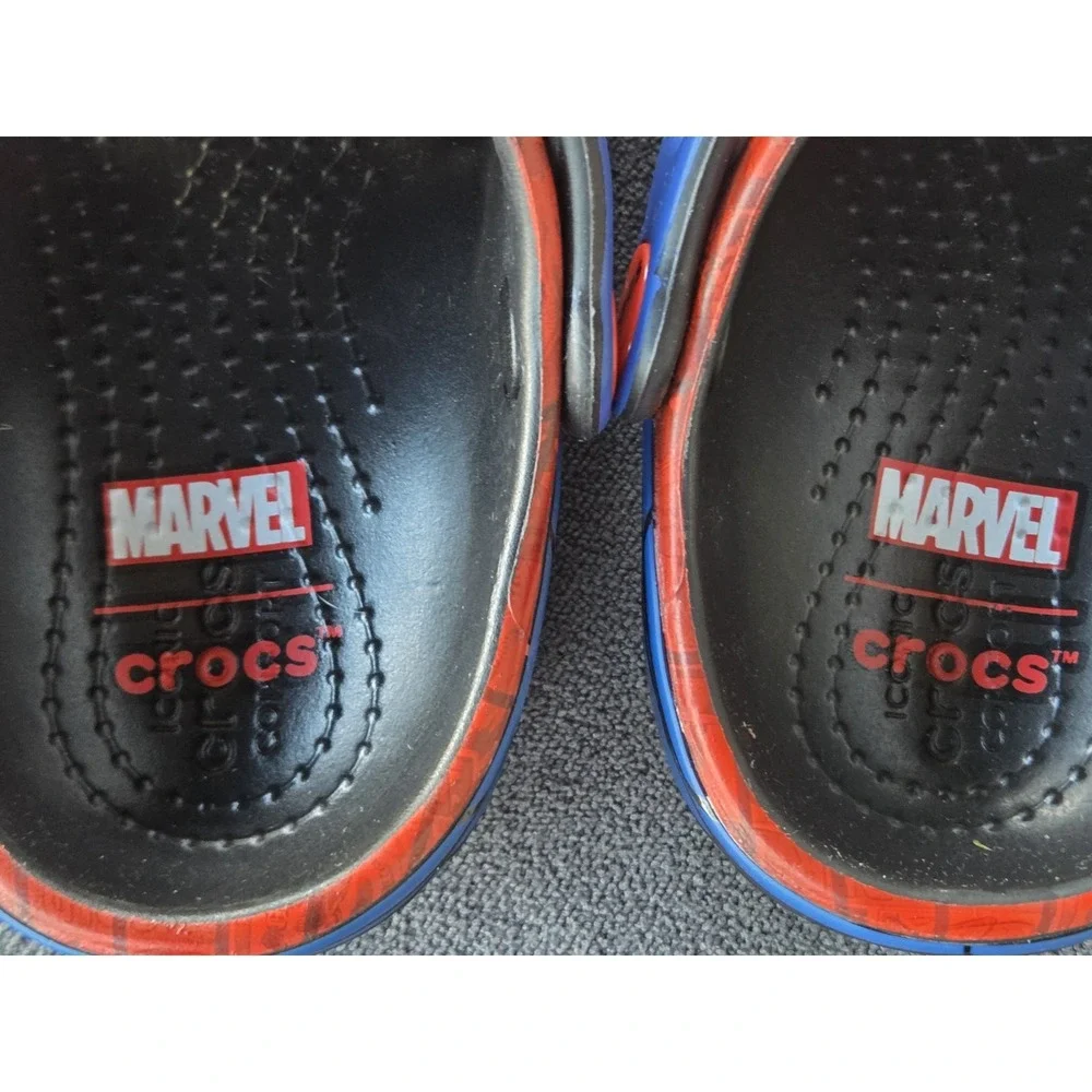 Marvel Spider-Man Crocs Clogs Toddler Size 6 with 3D Charms Deadpool Spider-Man